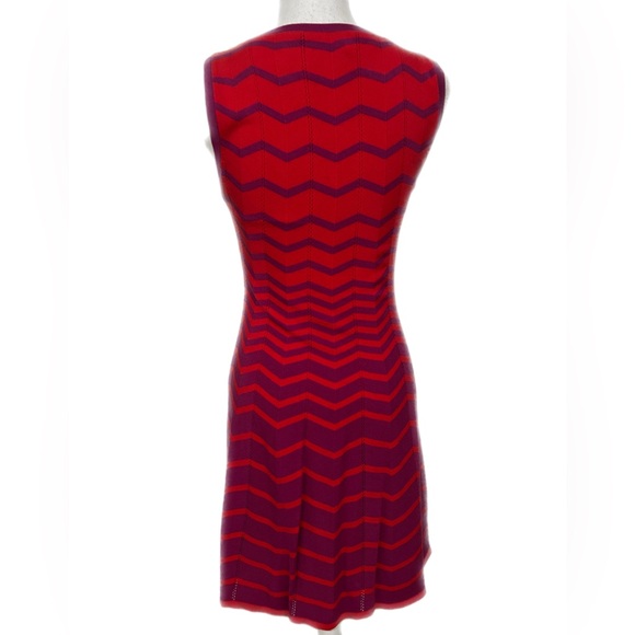 Trina Turk Knit Dress Fit and Flare Sleeveless Chevron Pattern Purple Orange 4 - Picture 4 of 8